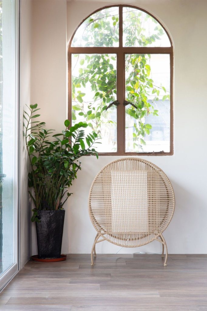 Natural Open Weave Floor Lamp - HOGAR HOME